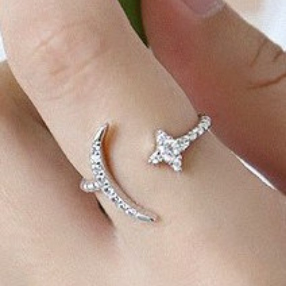 Jewelry - Sterling Silver Crystal Star And Moon Ring